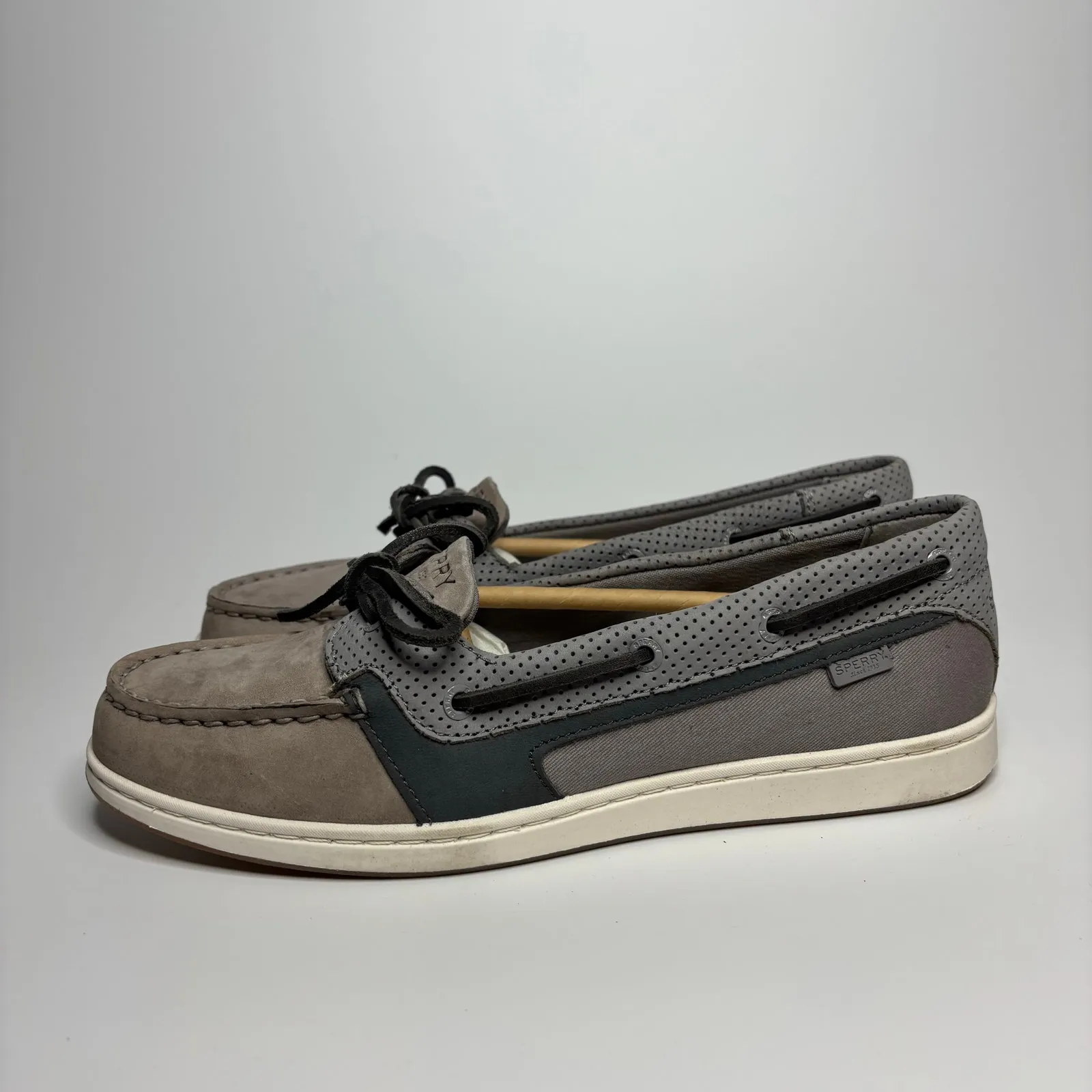 Sperry Women's Starfish Pin Perforated Boat Shoes in Grey - Image 3