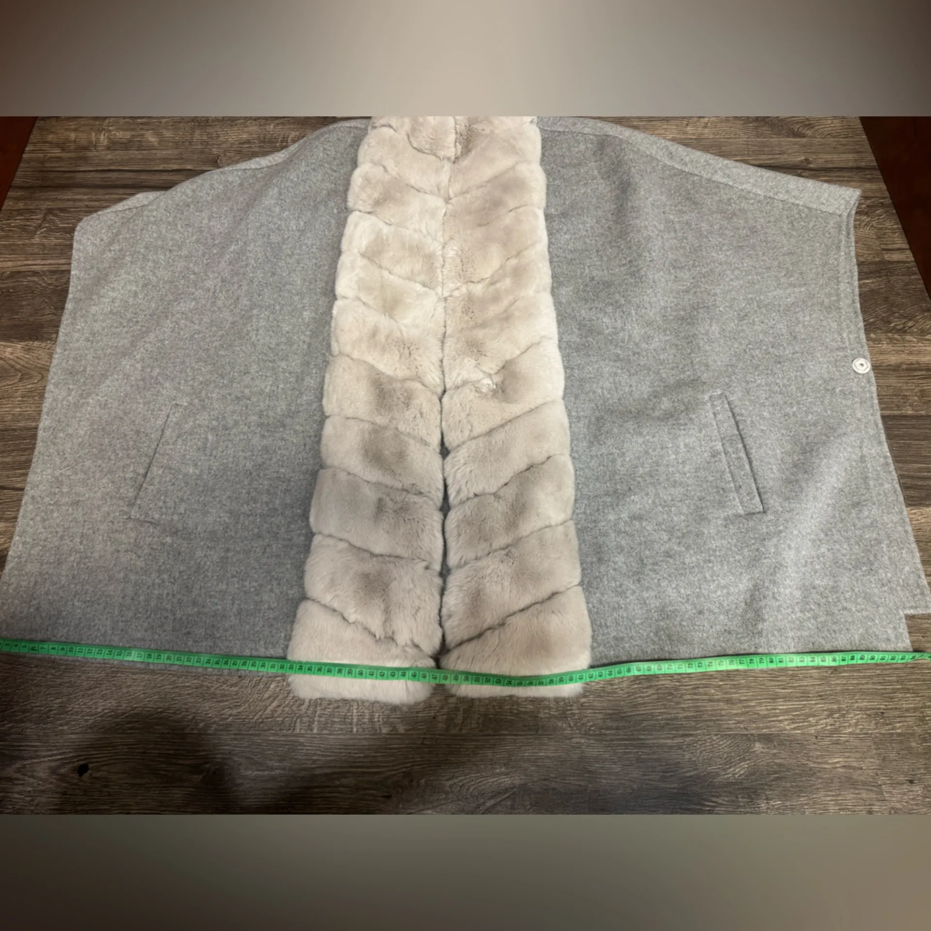 GORSKI Gray Cape with Plush Fur Trim Size undefined - Image 6