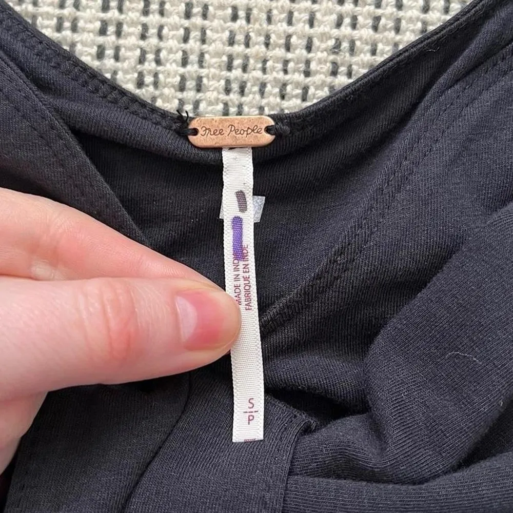 Free people, big bow, black tank top - Image 5