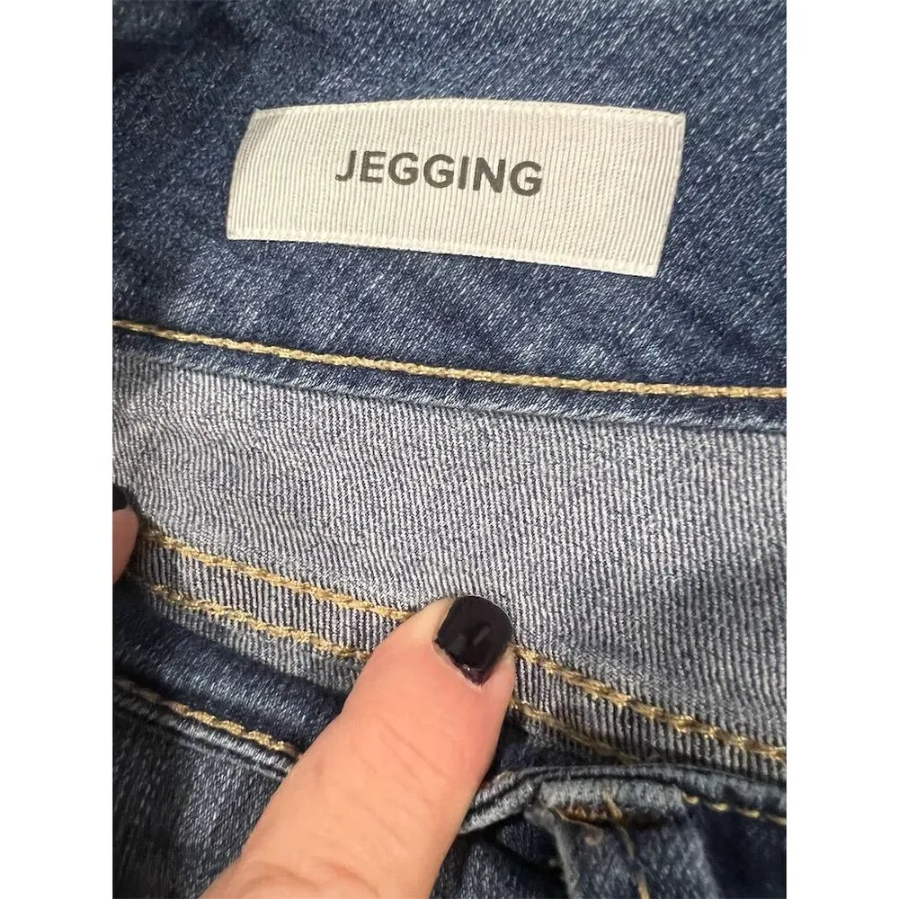 Torrid Women's Bermuda Denim Jegging Shorts Blue Size 18 - Image 4