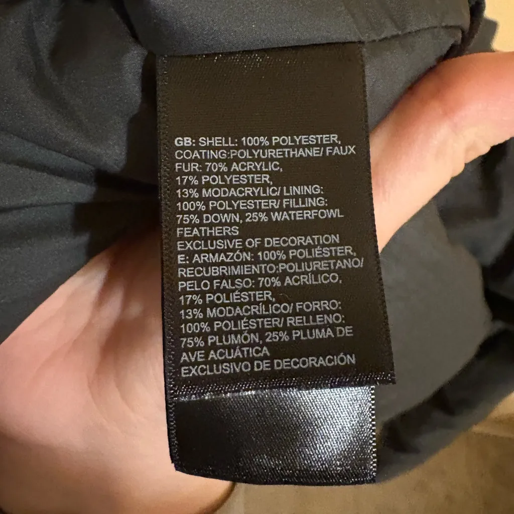 The North Face Downtown Parka in Charcoal - Image 5