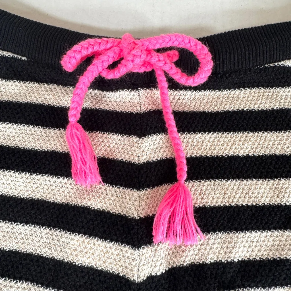 NWT Lisa Todd Summer Lovin’ black/cream stripe heart knit shorts sz Medium Black - Image 8