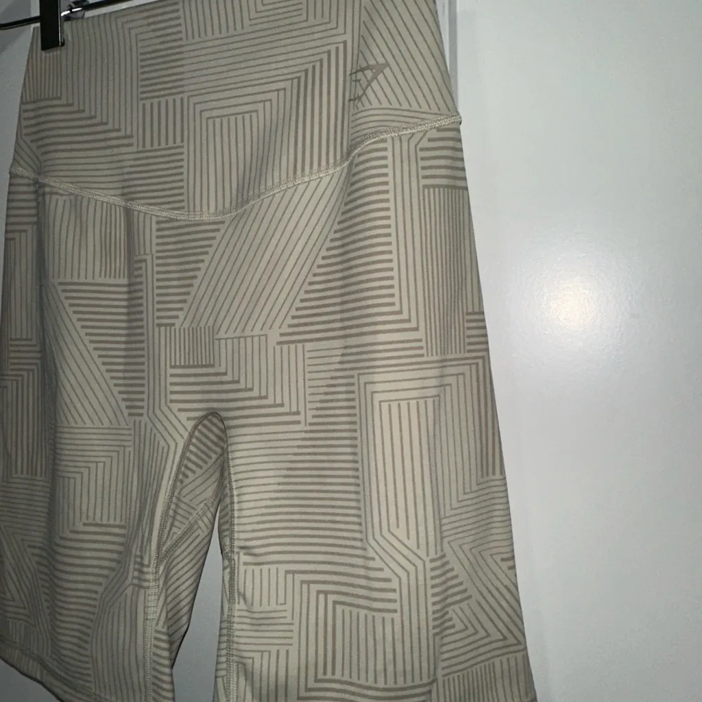 Gymshark Elevate Lightweight Biking Shorts S - Image 3