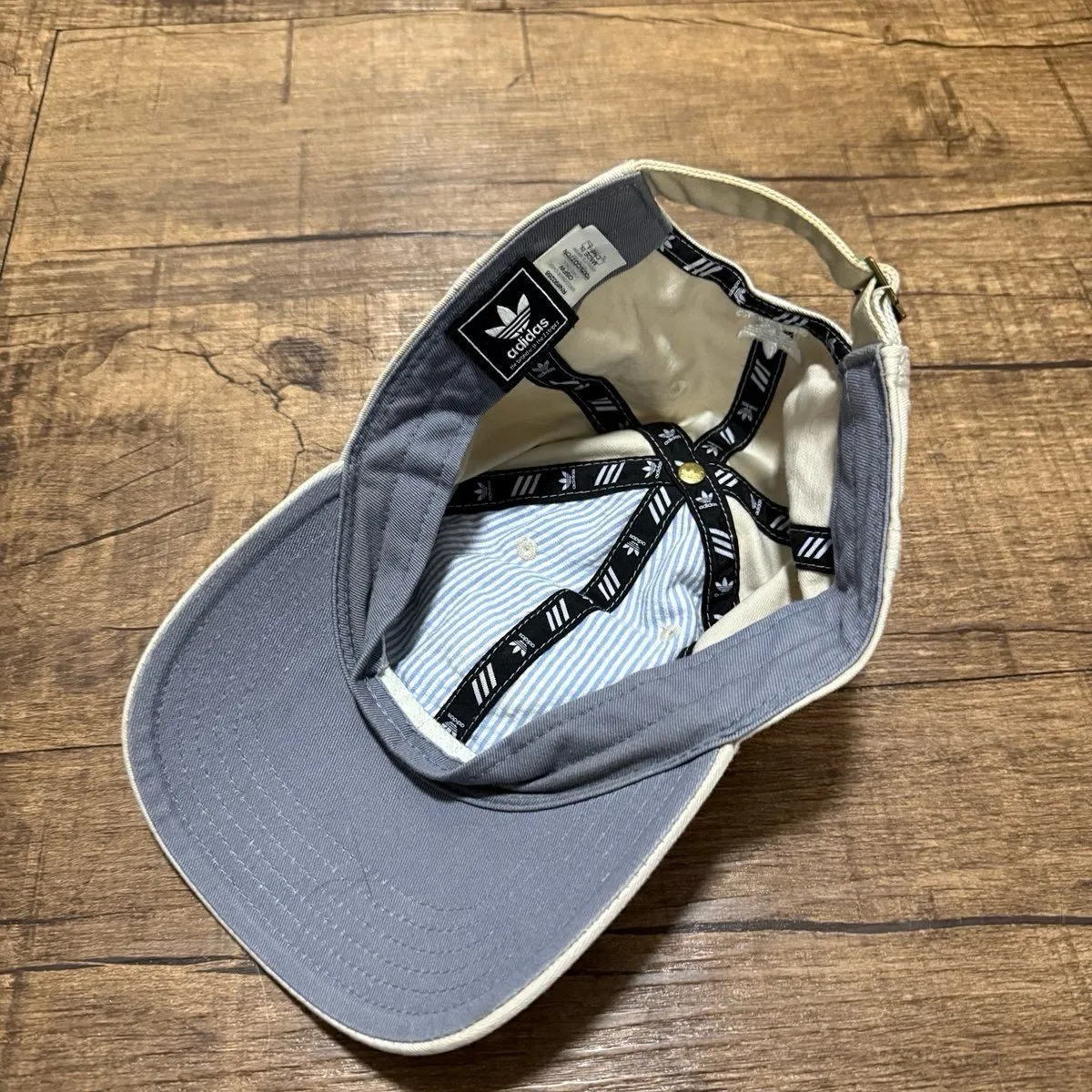 Adidas beige embroidered classic hat - Image 3