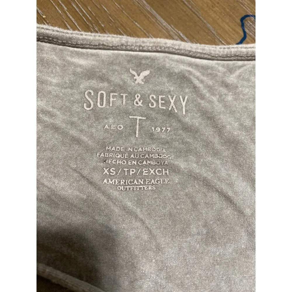 American Eagle Soft and sexy T XS Olive green Solid 95% viscose 5% Alassane - Image 4