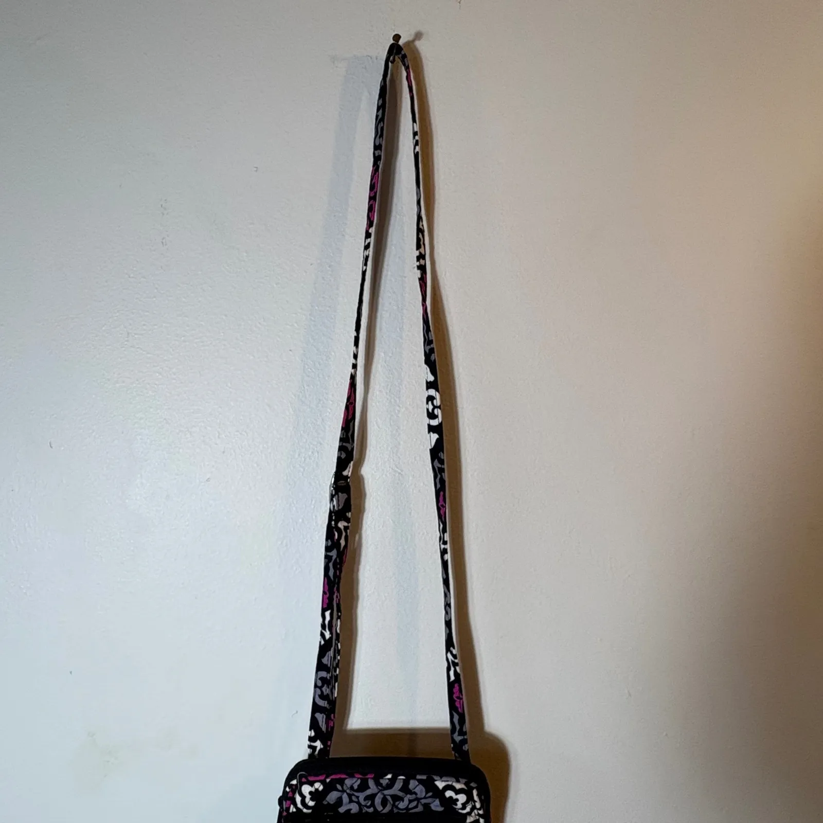 Vera Bradley Ribbons Pattern Small Crossbody‎ Bag Quilted Cotton Black Pink Gray - Image 6