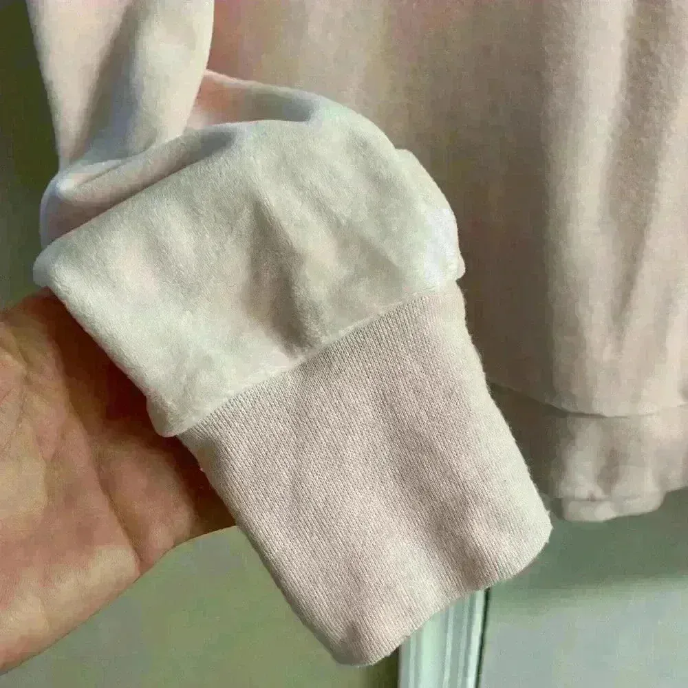 Kate spade crewneck “cheers”velvet baby pink long sleeves Medium - Image 4