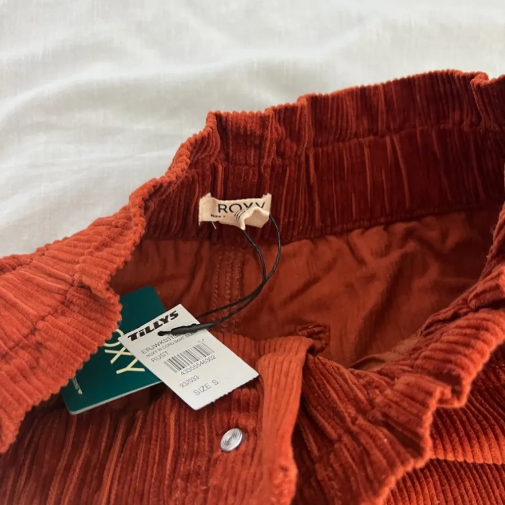 Roxy corduroy skirt - Image 3