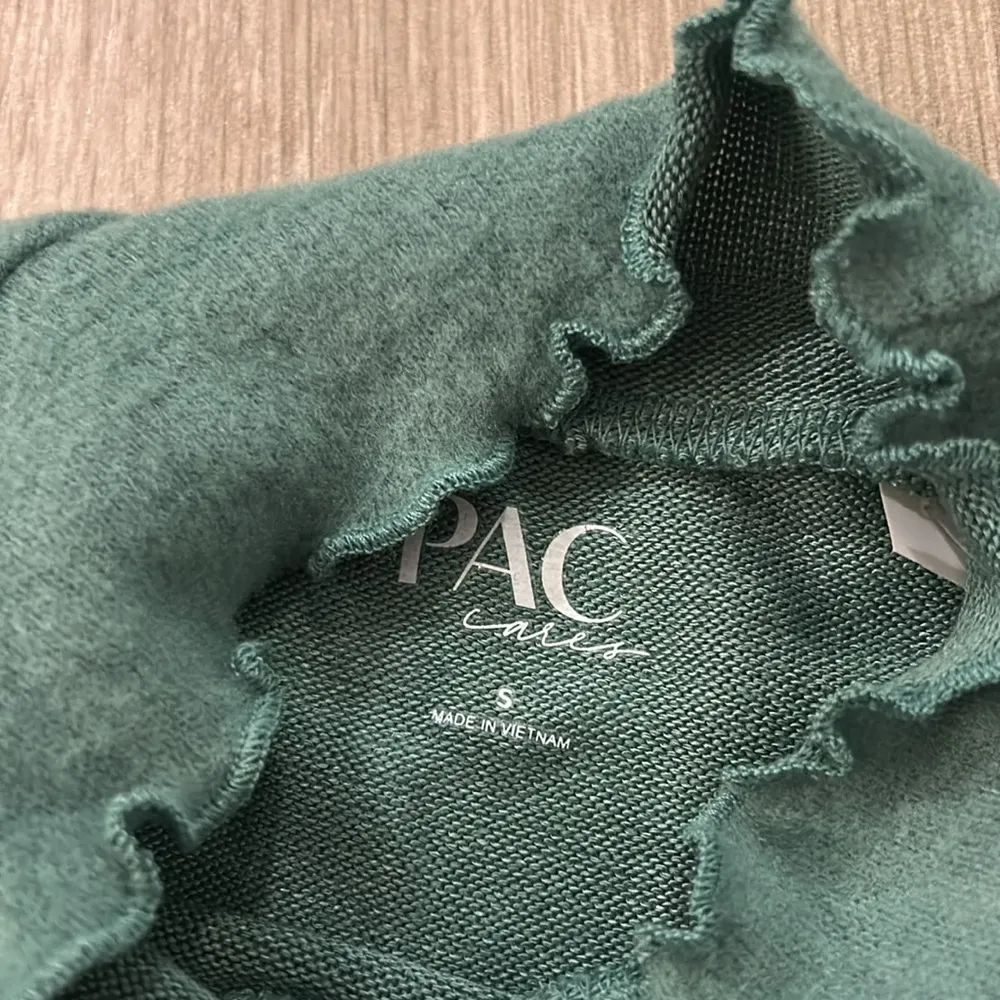 Pacsun cropped sweater - Image 4