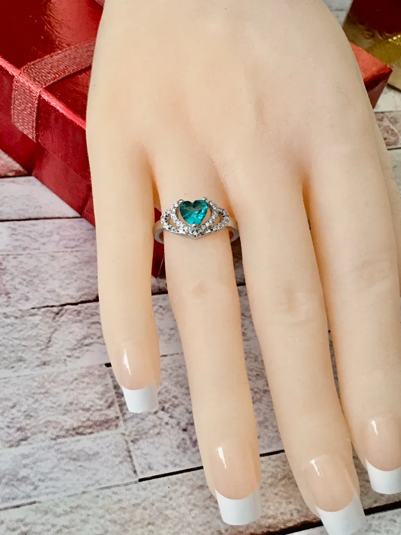 Heart Shaped Ring, Size 9❤️ Green - Image 3