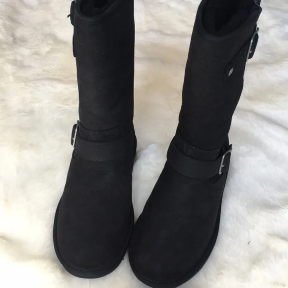 UGG  Sutter Boots - Image 4