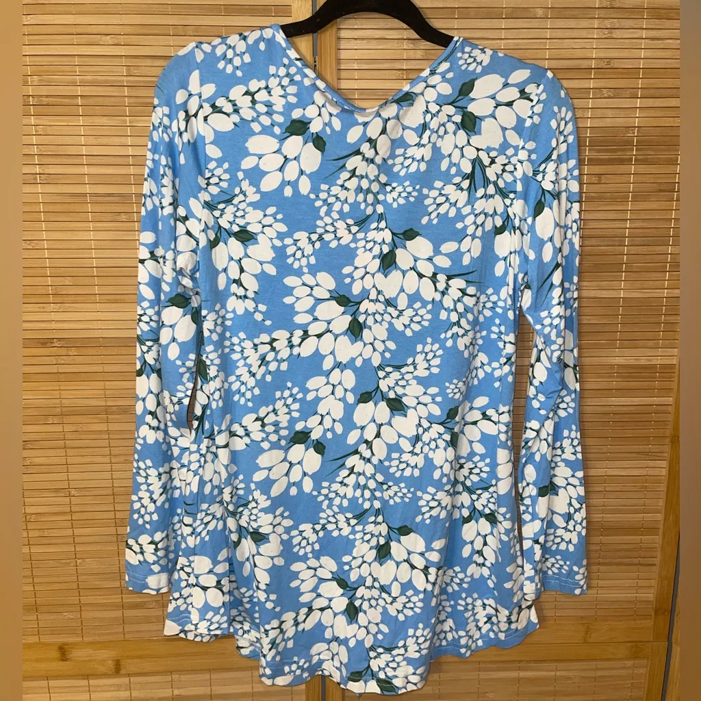 Bishuige blue lace floral long sleeve blouse feminine shirt top NWT medium White - Image 5