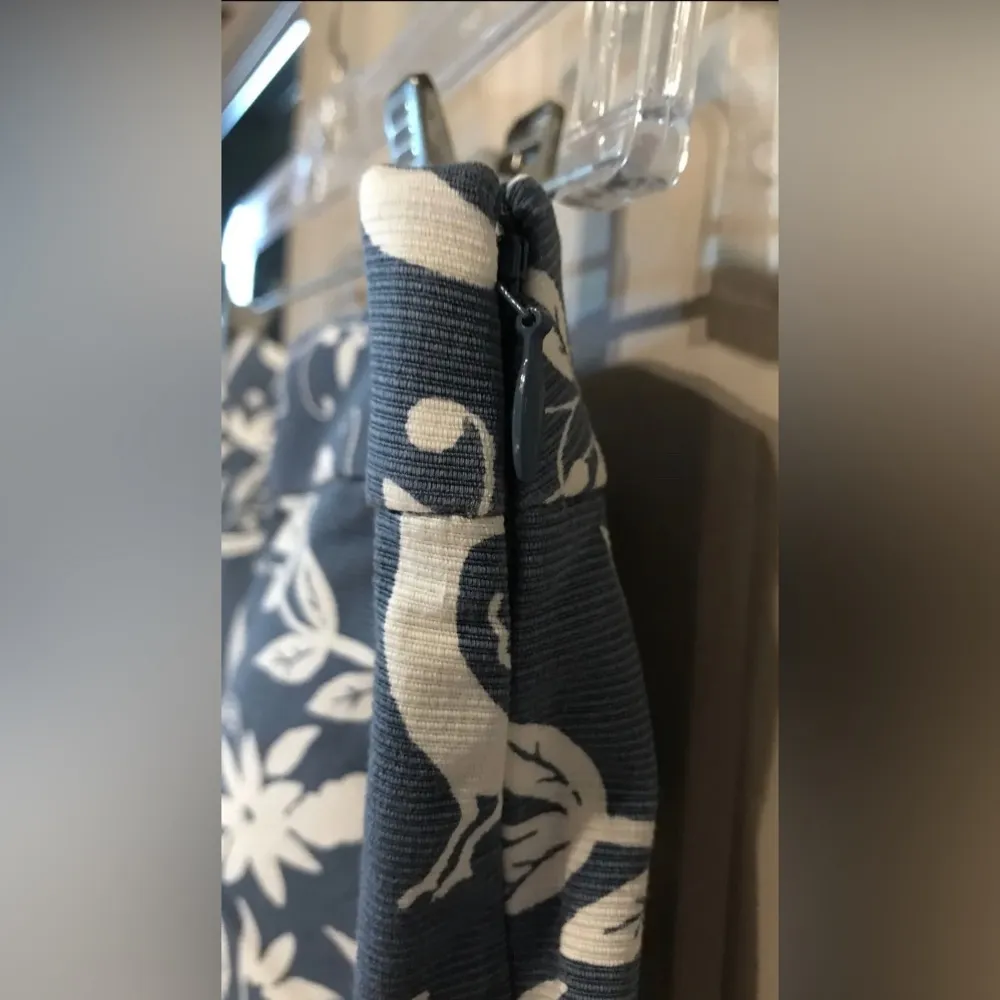 Ann Taylor Floral Bird print Original chino shorts Blue White Size 2 NWOT - Image 4