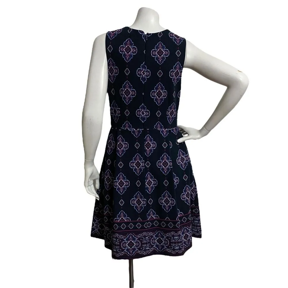 Banana Republic Women's Fit & Flare Dress size 6 V-neck Plated Floral Printed - Image 5