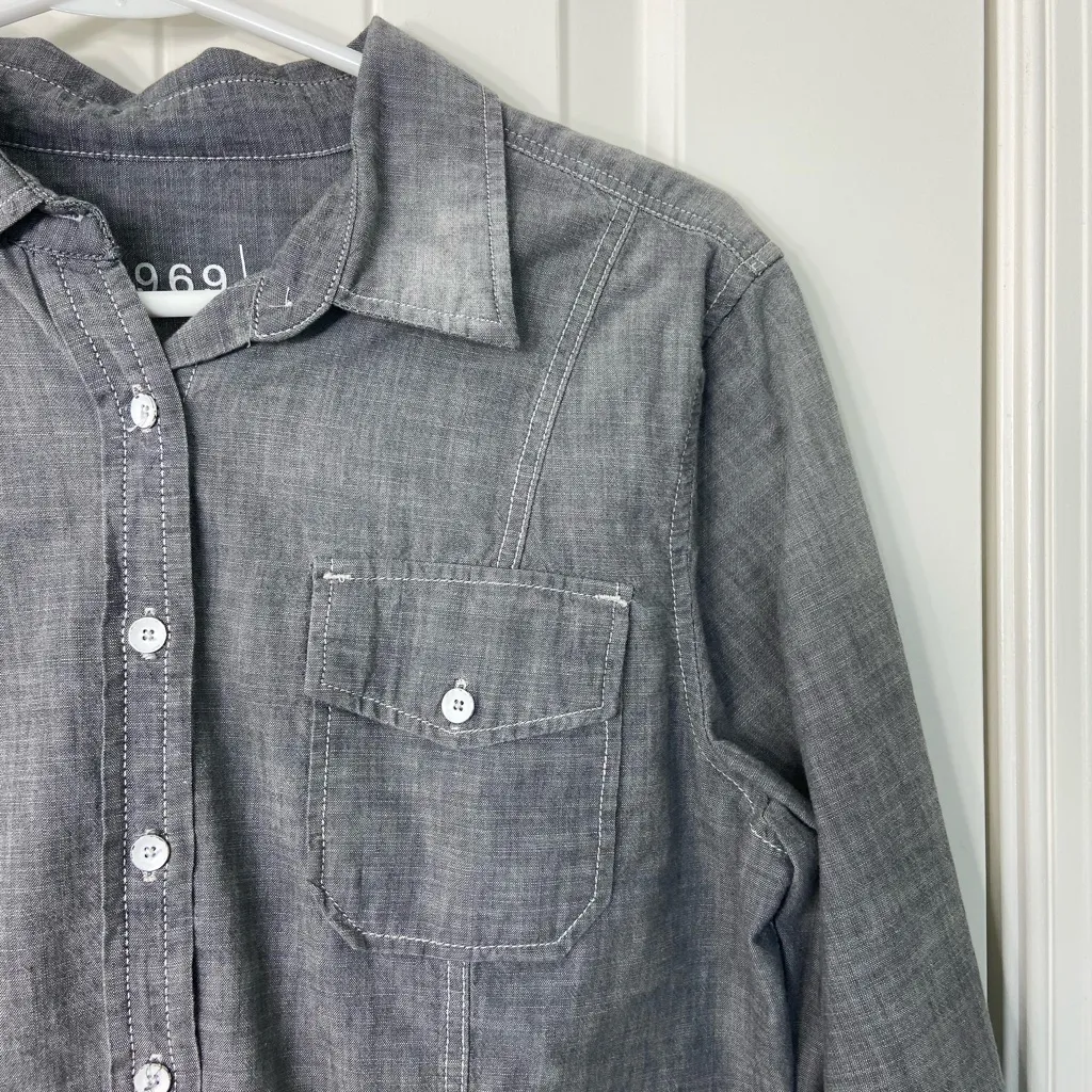 NWOT GAP women’s‎ gray fitted boyfriend denim button front long sleeve shirt L - Image 3