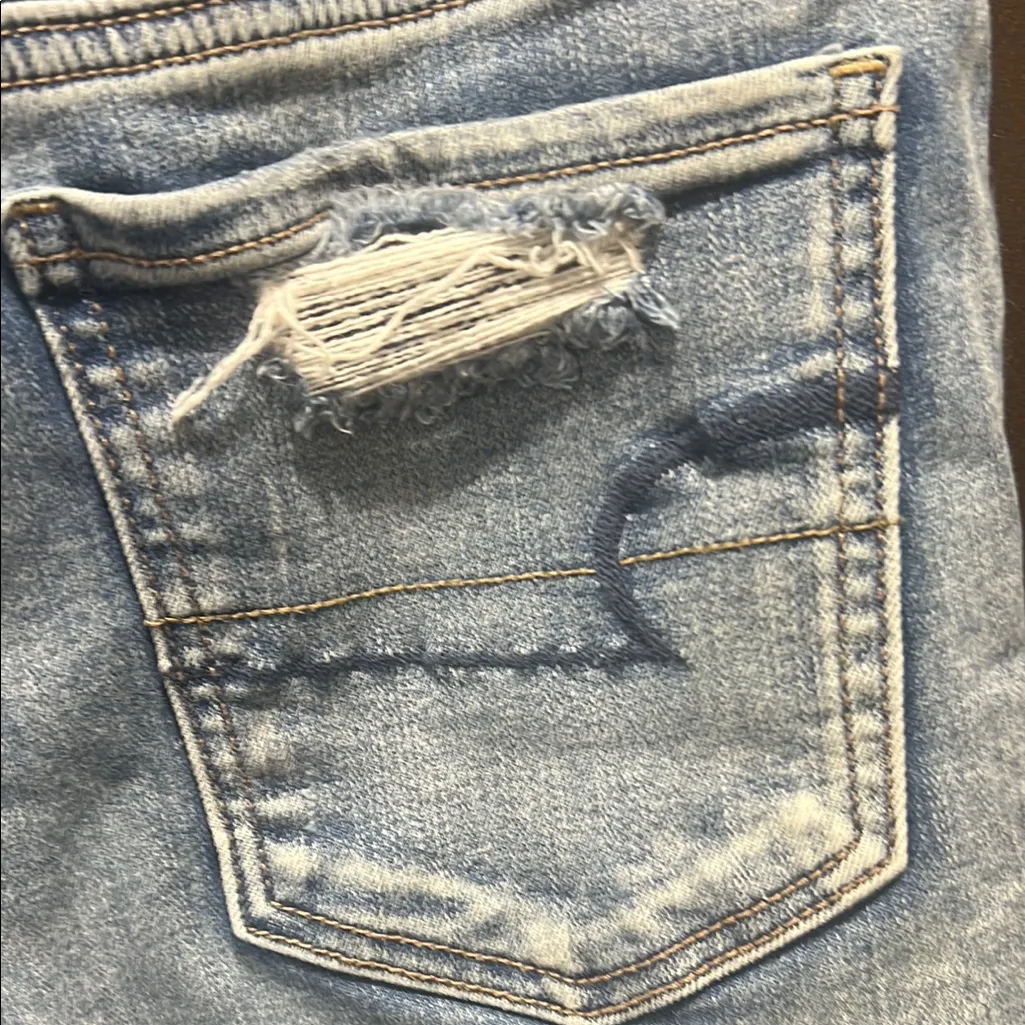American Eagle Outfitters Light Blue Distressed Jean Shorts w/Frayed Hem, Size 6 - Image 6