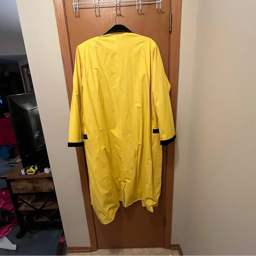 Misty Harbor Vintage Yellow Raincoat with Black Trim Size M - Image 2
