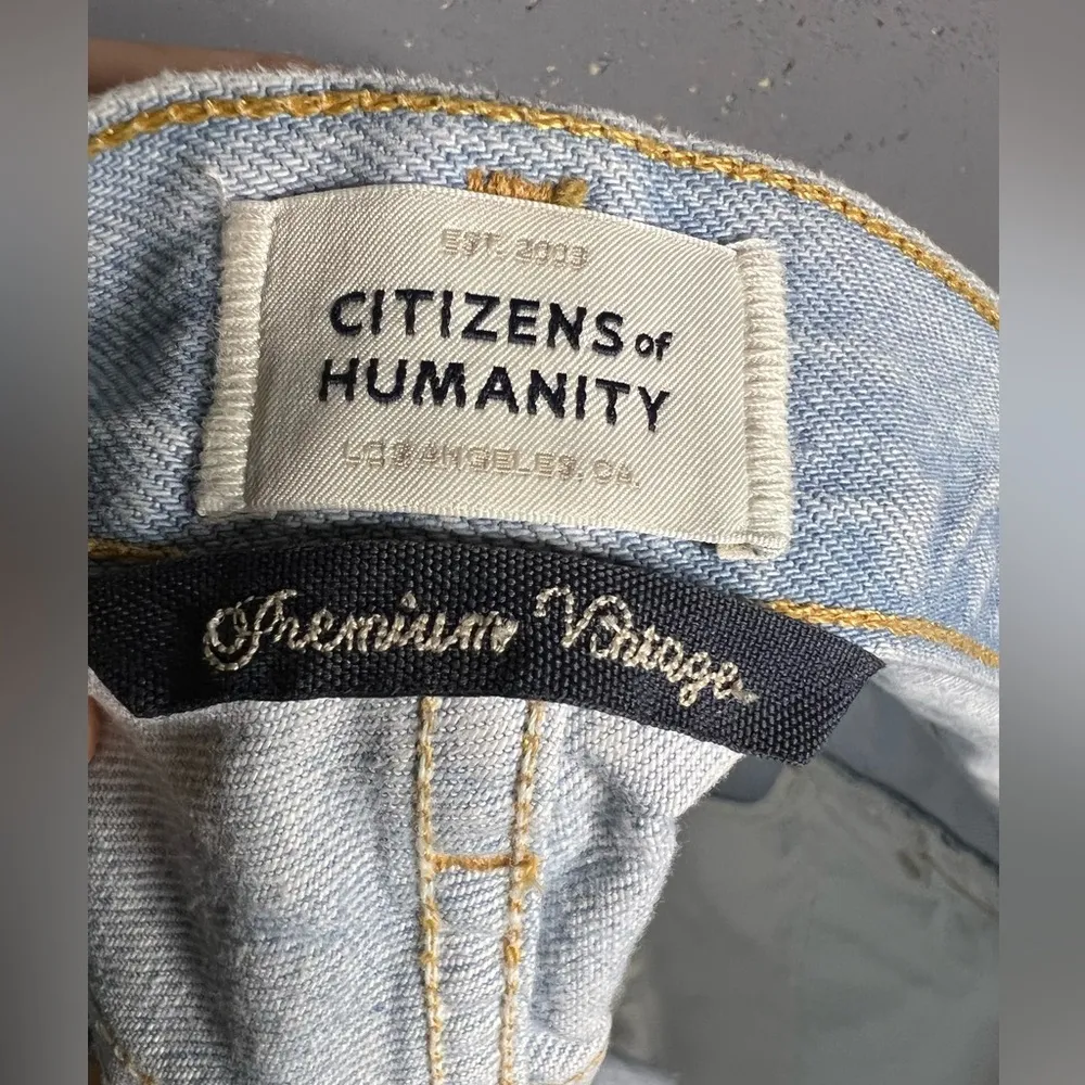 Citizens of Humanity Frieda Distressed Denim Shorts - Organic Cotton.  Size 31 - Image 9
