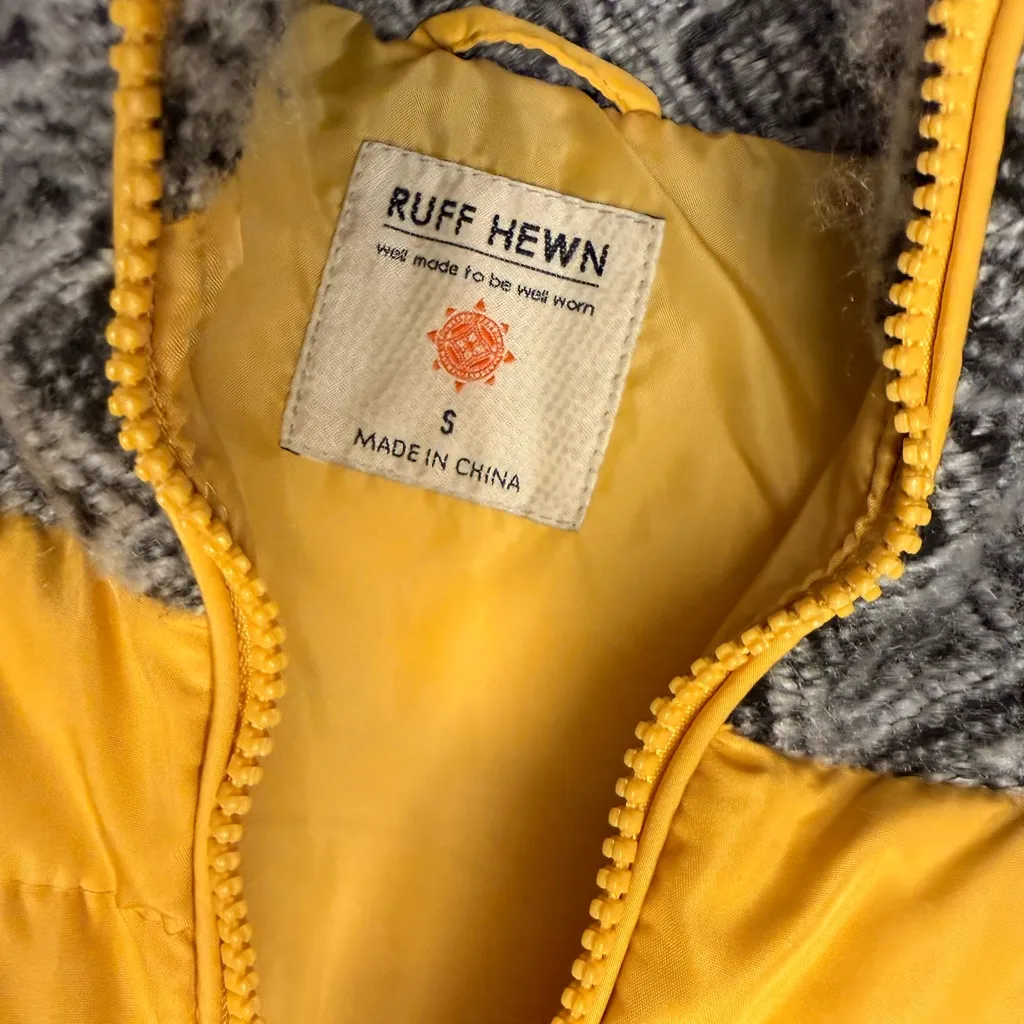 Ruff Hewn Women’s Mustard Yellow Puffer Vest Sweater Top Small - Image 2