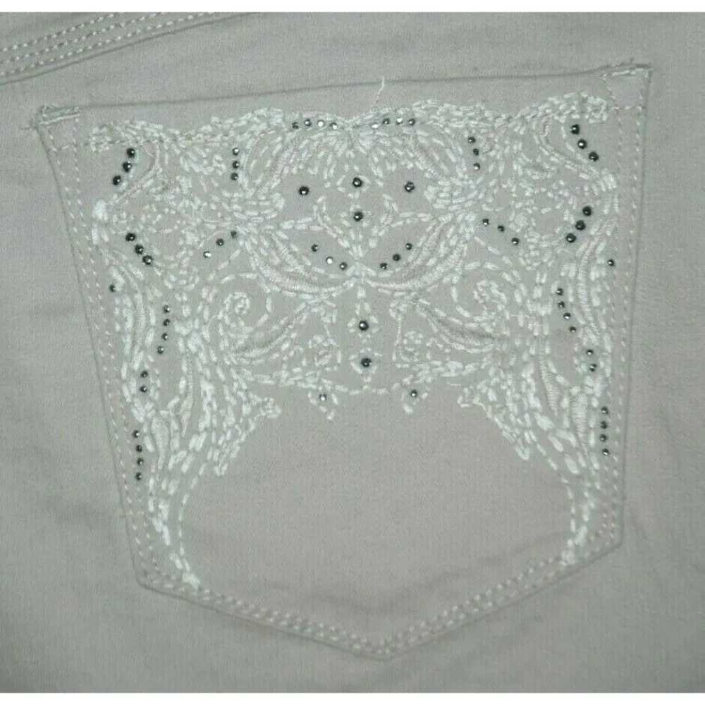Gloria Vanderbilt Ladies Cream Jeans Size 16P Cropped Embroidered Beaded Stretch - Image 6
