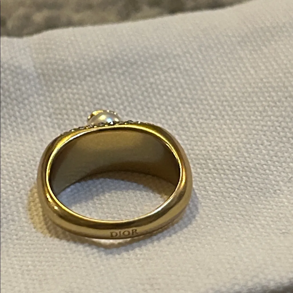 Dior D-FUSION RING Gold-Finish Metal a White Resin Pearl Silver-Tone Crystals - Image 8