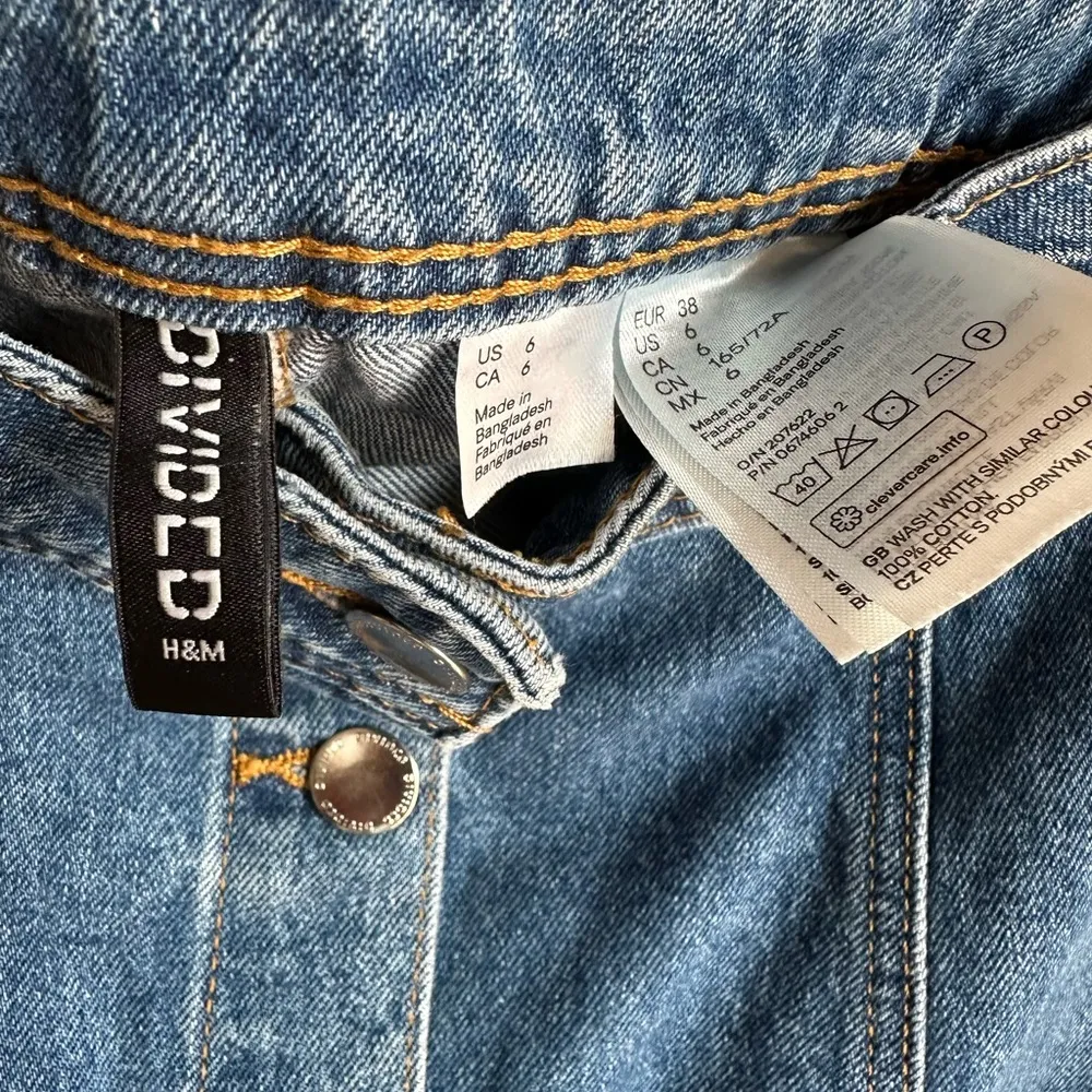 H & M Divided Denim Button Front Skirt Size 6 Jean Skirt - Image 5