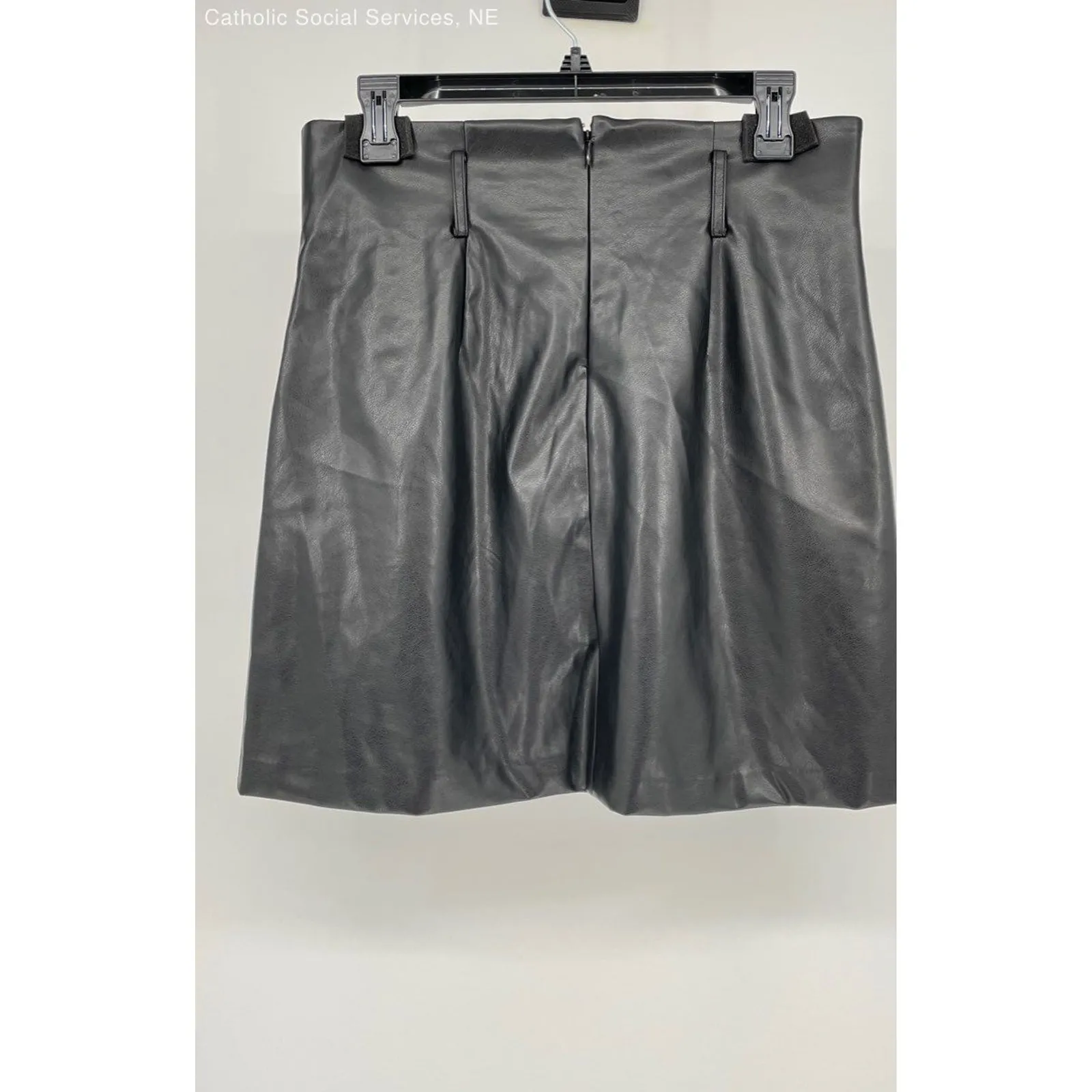 Banana Republic‎ Black Women's 100% Polyester Skirt w/Pockets - Size 8 - Image 3