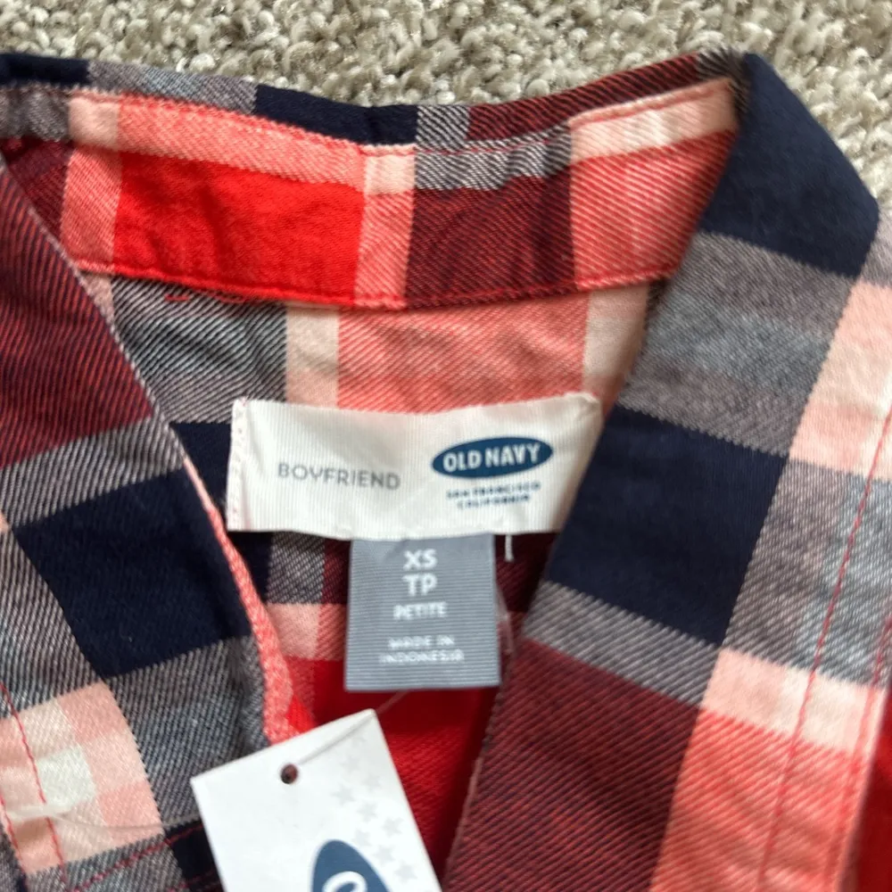 Old Navy  Red and Blue Plaid Button-Up Shirt - Image 6