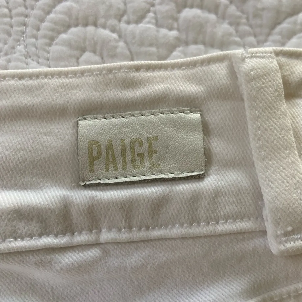 Paige  Hidden Hills Straight White Jeans Minimalist, Normcore, Distressed - Image 9