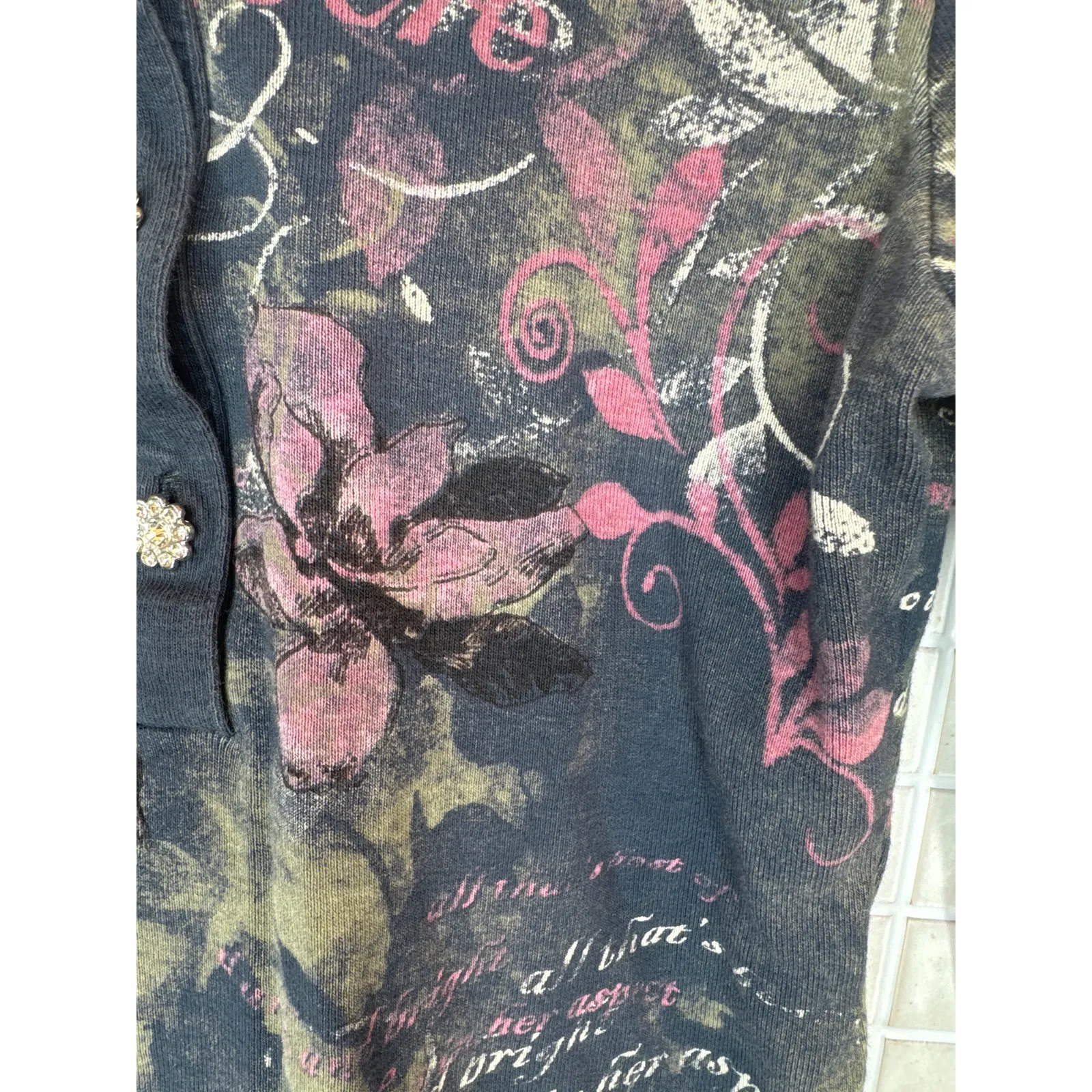 Boho Chic Women’s Top Small Dark Gray Floral Abstract Half Sleeve - Image 6