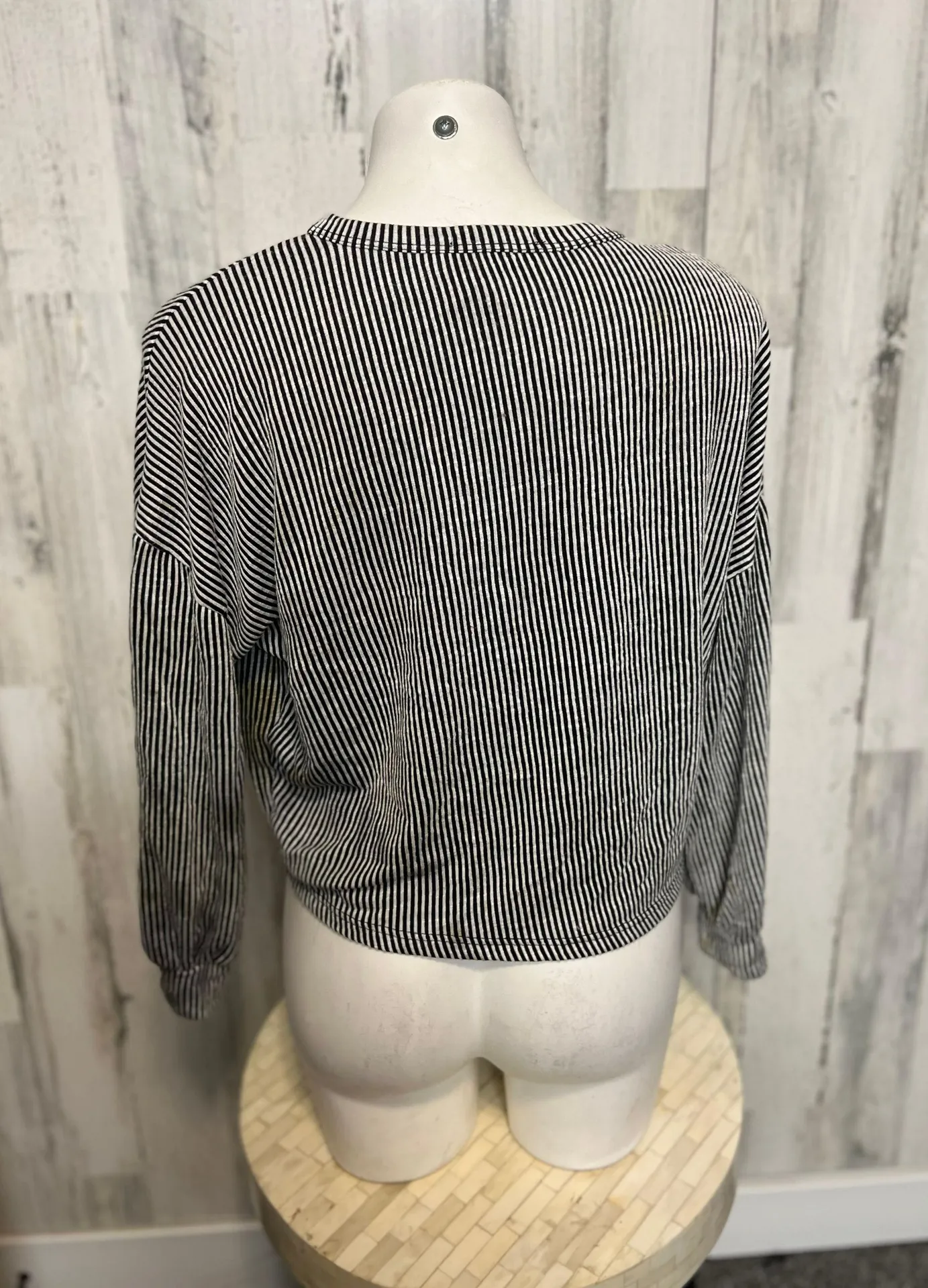 Long Stripped Sleeve Gray Size M - Image 4