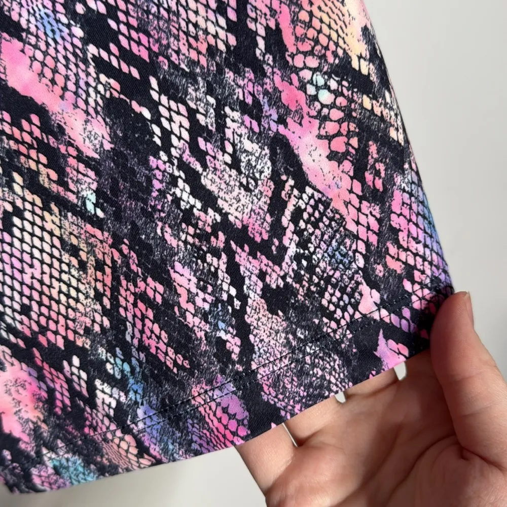 Cut the Frills Snakeskin Stretch High rise Black and Pink Athletic Shorts Sz XL - Image 6