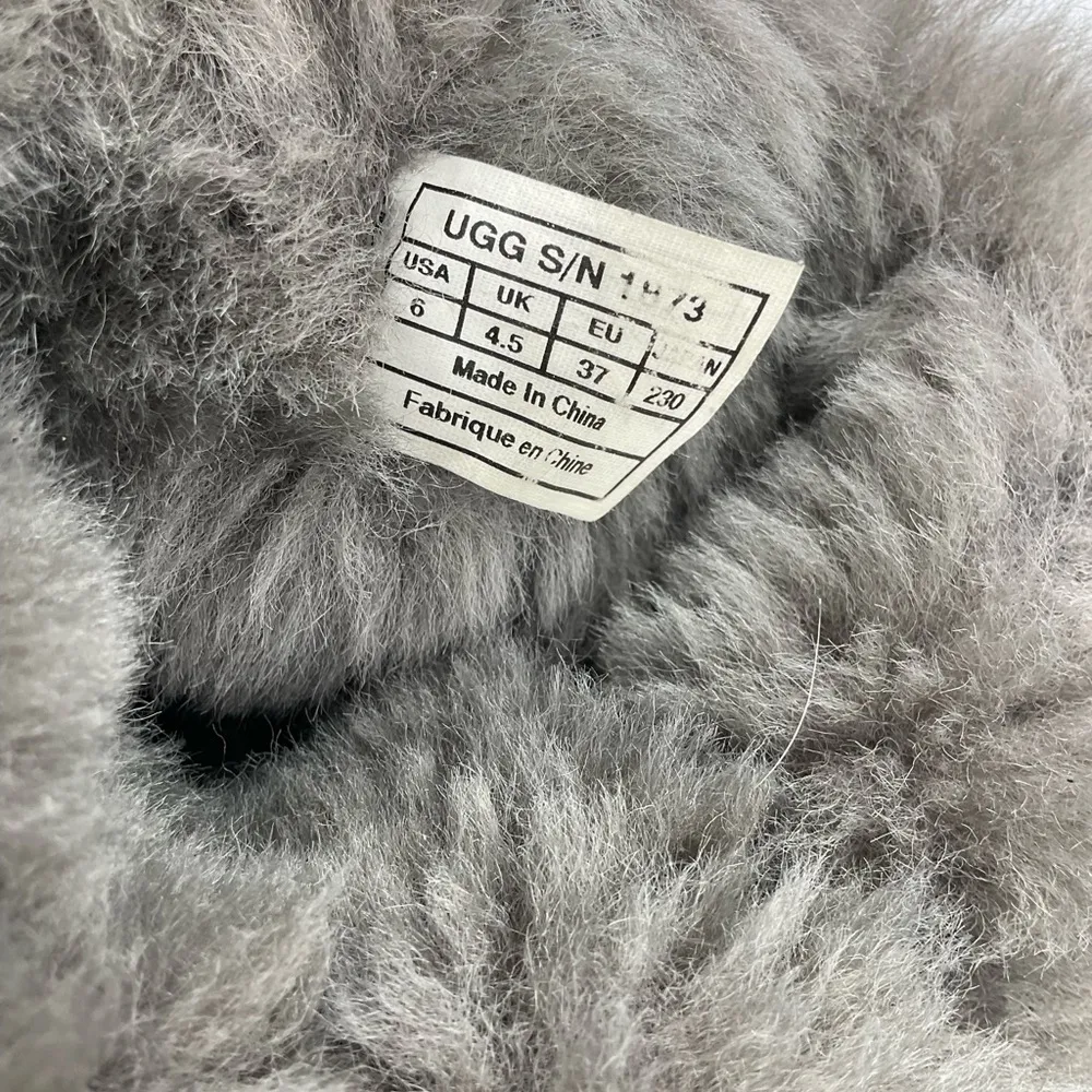 UGG BAILEY TRIPLE BAILEY BUTTON BOOTS - Image 5