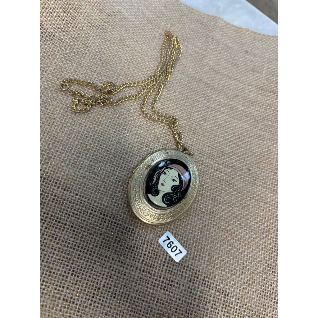 Vintage Art Deco Gold - Image 8