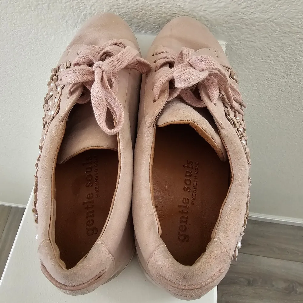 Gentle Souls Kenneth Cole Blush Pink Suede Sneakers Floral Pearl Size 9.5 - Image 7