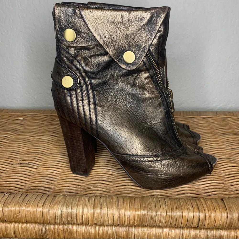 Apepazza Las Vegas Bronze Metallic Peep Toe Boots Heels Size 8 - Image 7
