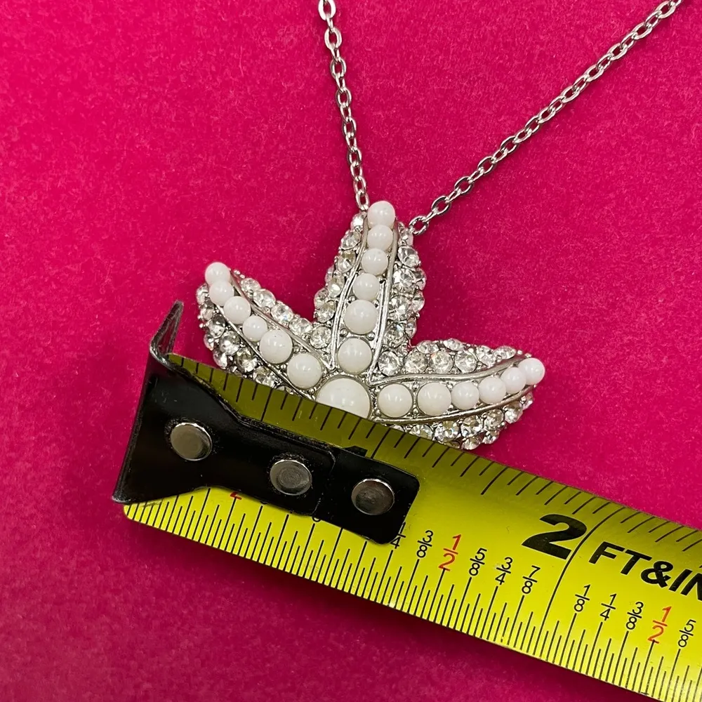 Beachy starfish necklace Silvertone & white 🆕 Silver - Image 4