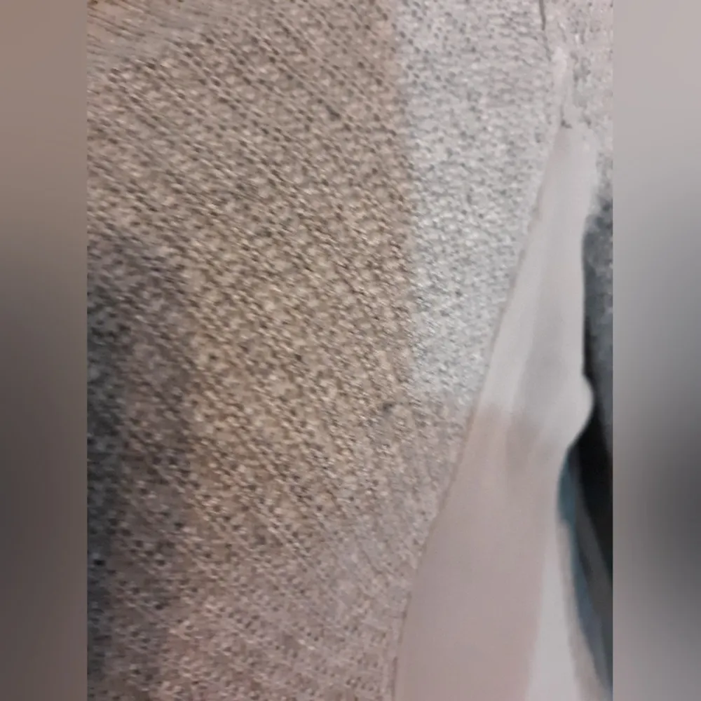 Vera Wang Gray button-up cardigan - Image 5