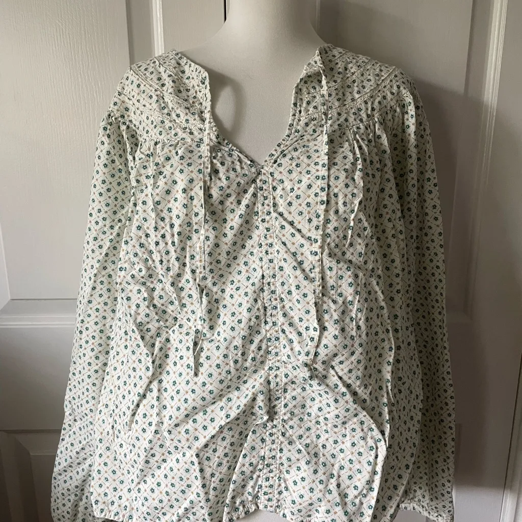 Universal Thread Cream Floral Blouse - Image 3