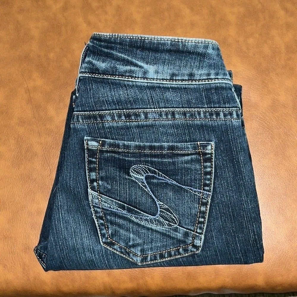 Silver Jeans Suki Capri Mid Rise Size 27 - Image 3