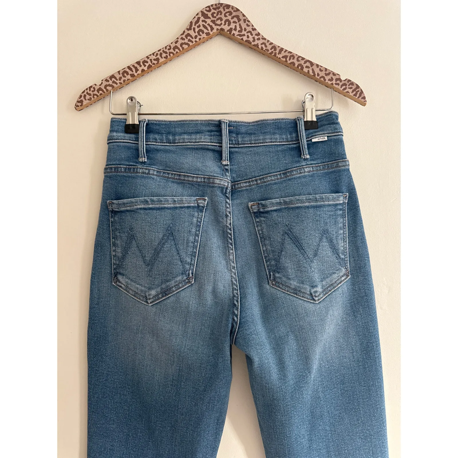 MOTHER The Hustler Mid Rise Ankle Jeans in Read Between The Lines Size 27 Blue - Image 7