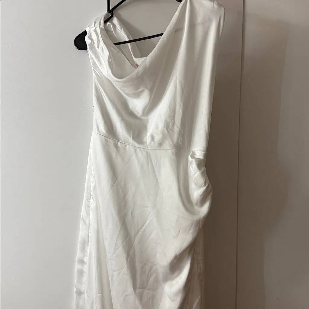 Show me your MuMu Jodie Dress

80 - Image 6