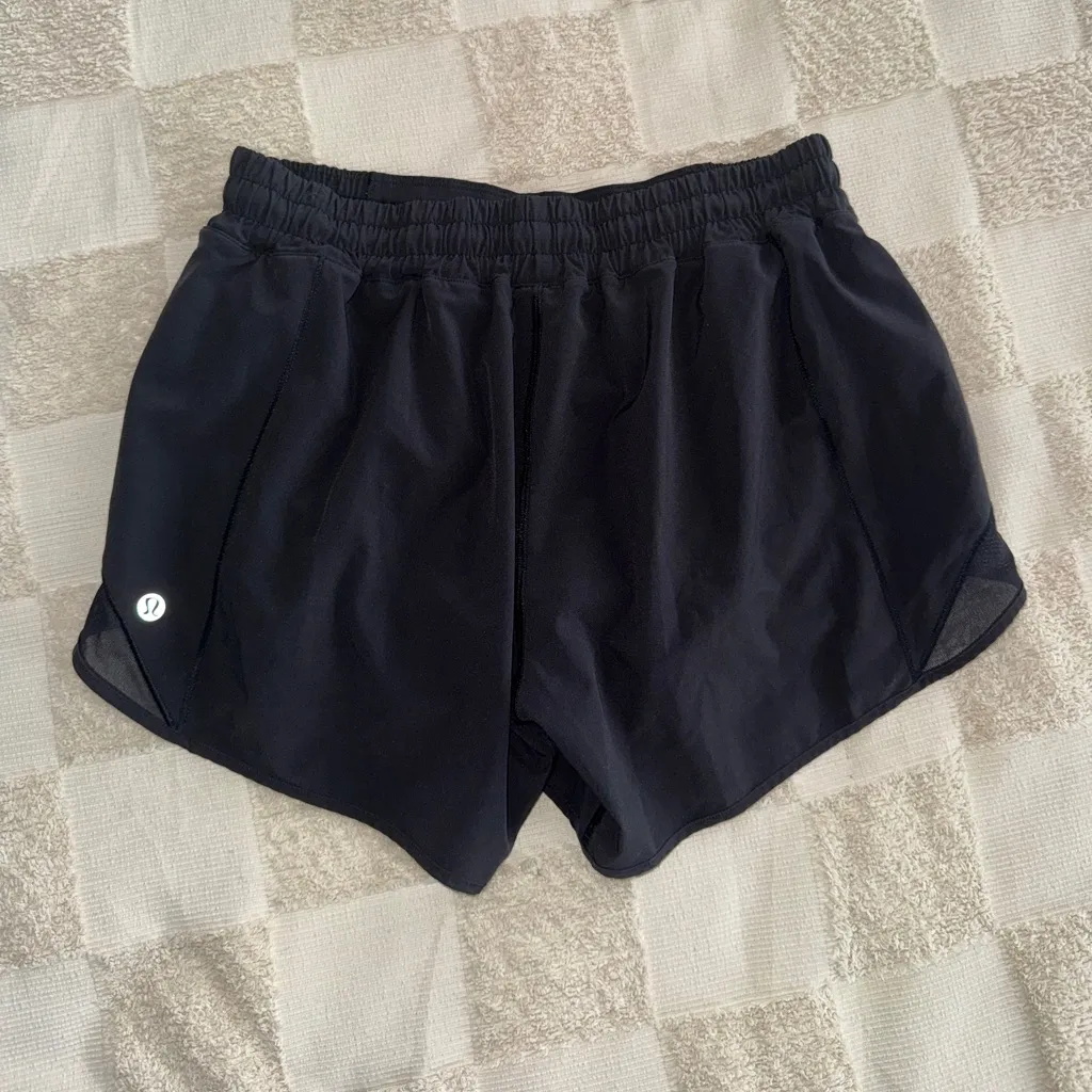 Lululemon Hotty Hot Short II *Long 4"
Black size 8 - Image 4