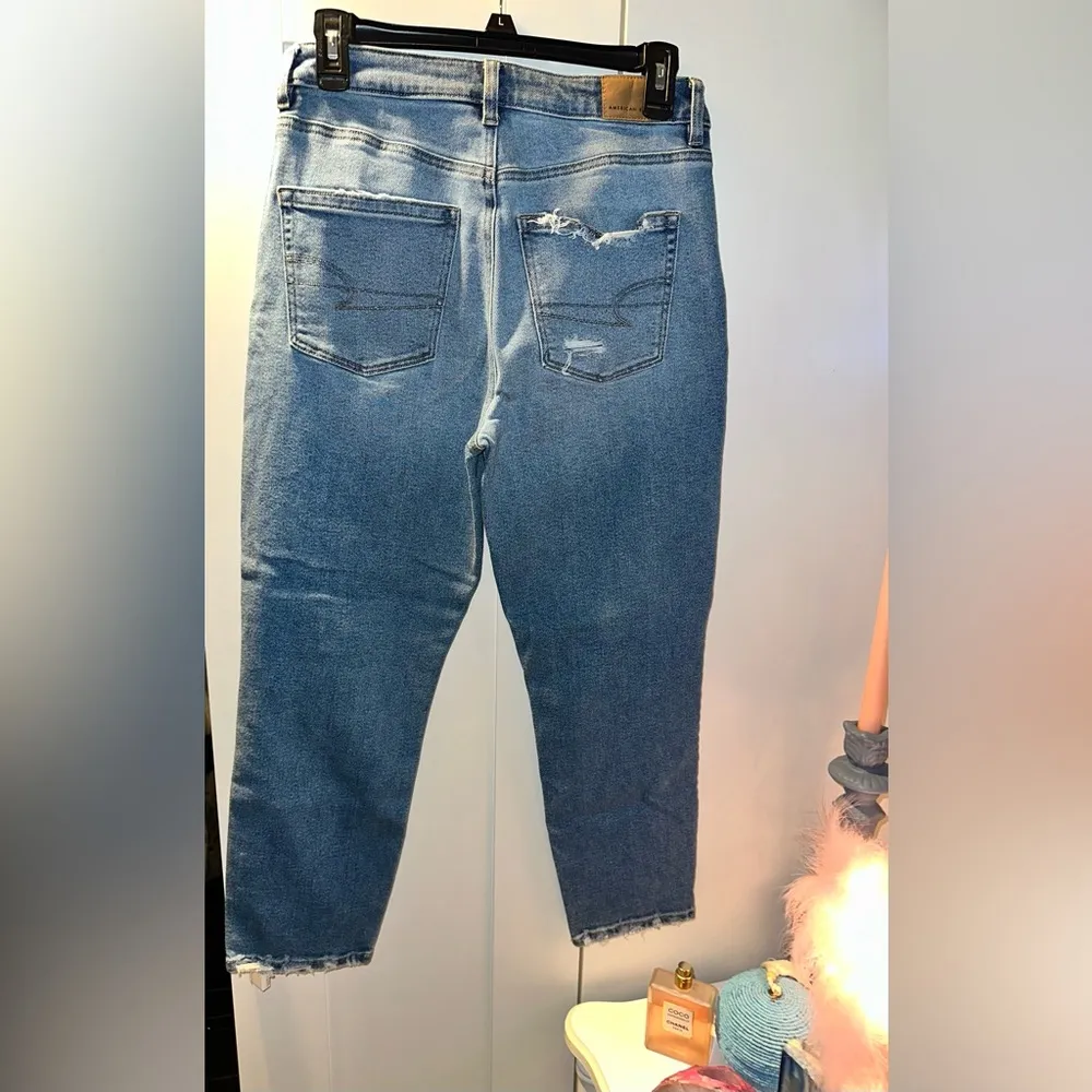 American Eagle Ripped X-short Mom Jean - Image 5