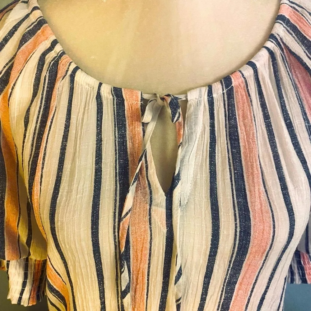 Ruffled Navy & Pink Striped Puff Sleeve Top with Tie Front Size M - Image 4