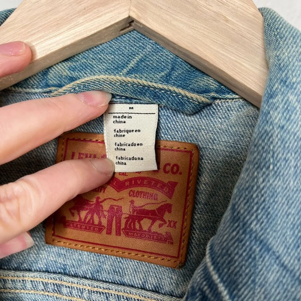 Levis Womens Blue Denim Fall Trucker Jean Jacket Medium pc9-70270-0073 Masc - Image 12