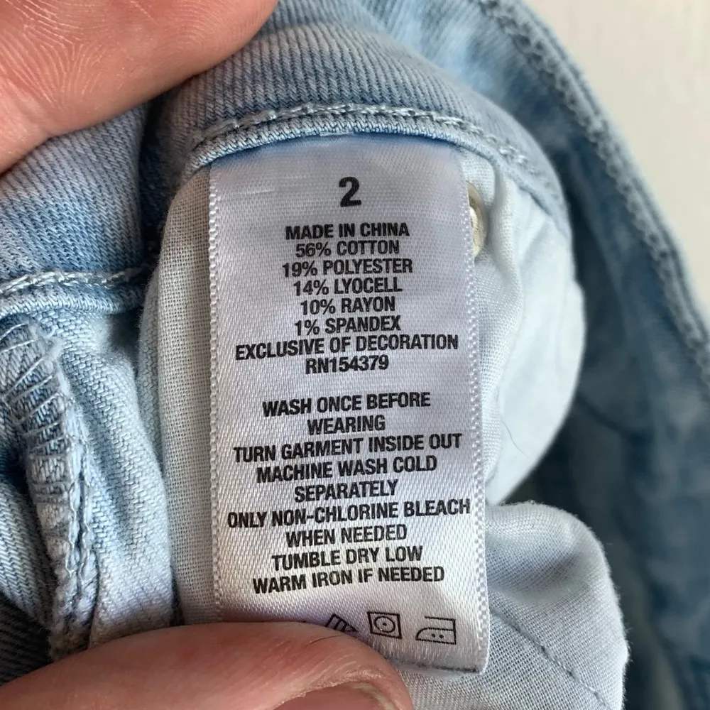 Aeropostale Light Wash High Waisted Midi Shorts - Image 5