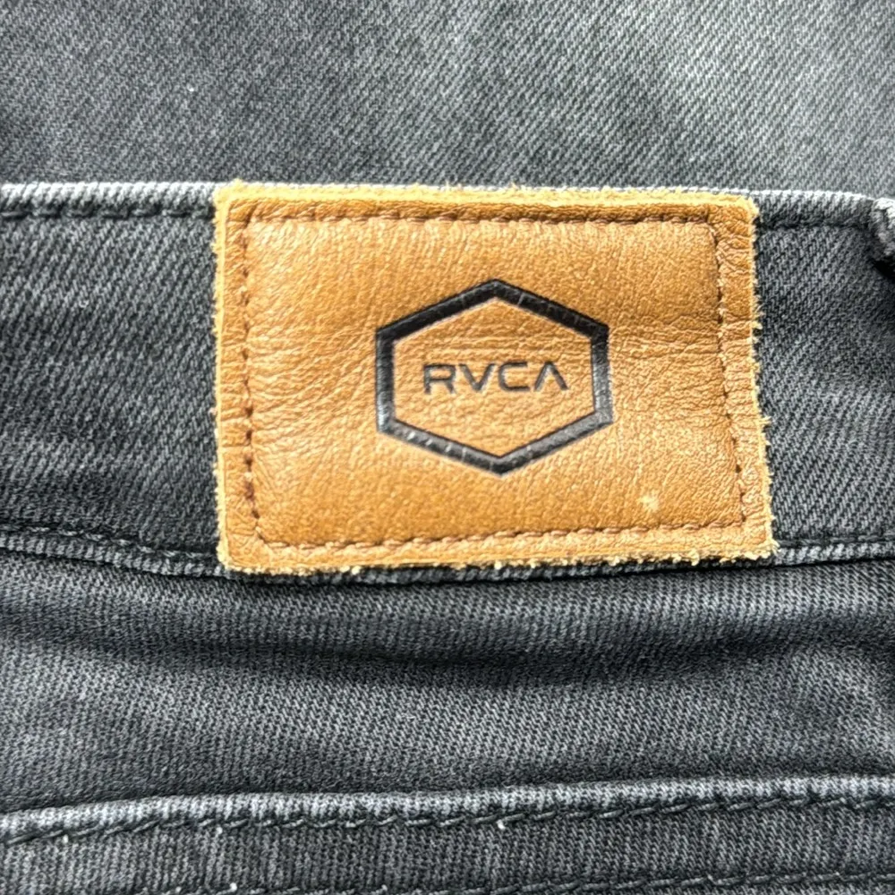RVCA Washed Black Gray Dayley Distressed Chewed Hem Skinny Jeans Size 27 - Image 5