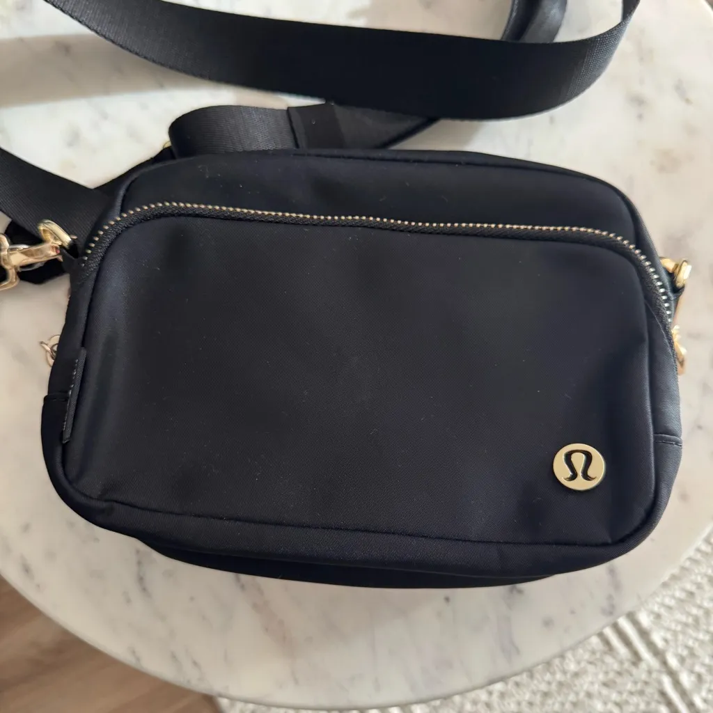 Lululemon Athletica Black Crossbody Bag - Image 5