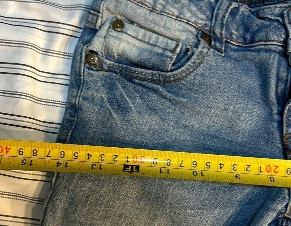Arizona Jeans Short Size 10Jr. Waist: 24 inches - Image 5